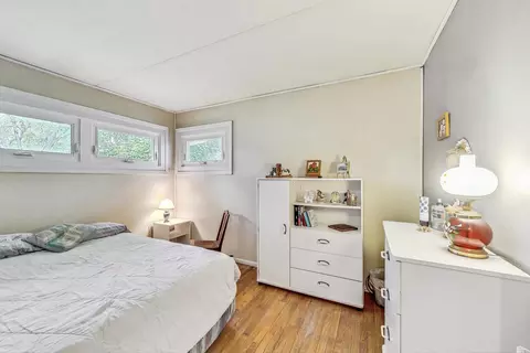 Bedroom - 2124 Nimitz Dr, Des Plaines, IL 60018 photo 2 of 4