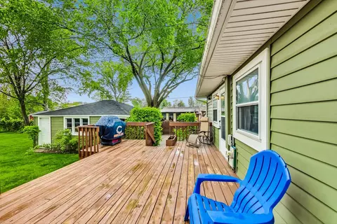 Exterior - 2124 Nimitz Dr, Des Plaines, IL 60018 photo 6 of 13