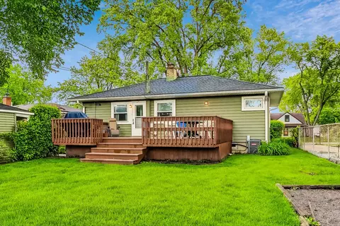 Exterior - 2124 Nimitz Dr, Des Plaines, IL 60018 photo 8 of 13