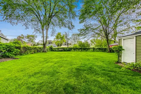 Exterior - 2124 Nimitz Dr, Des Plaines, IL 60018 photo 10 of 13