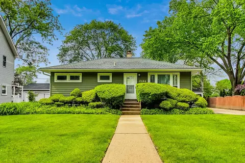 2124 Nimitz Dr, Des Plaines, IL 60018