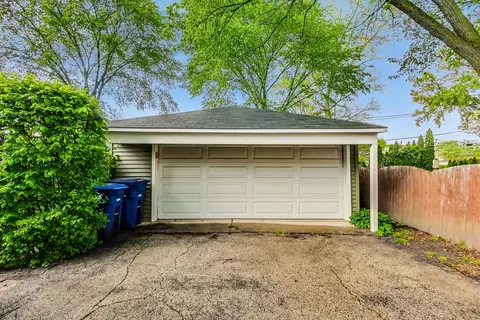 Exterior - 2124 Nimitz Dr, Des Plaines, IL 60018 photo 13 of 13