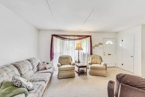 Living - 2124 Nimitz Dr, Des Plaines, IL 60018 photo 1 of 1