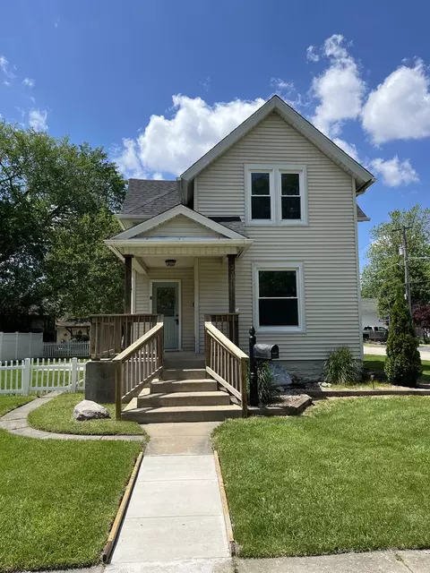 337 N Hickory Ave, Manteno, IL 60950