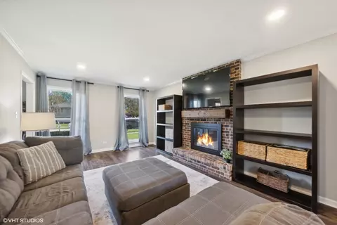 1275 Windemere Ave, Naperville, IL 60564 photo 9