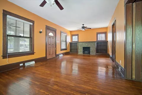 Living - 920 S Fell Ave, Normal, IL 61761 photo 2 of 4