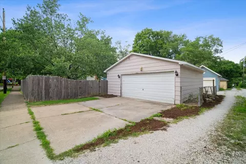 Exterior - 920 S Fell Ave, Normal, IL 61761 photo 6 of 6
