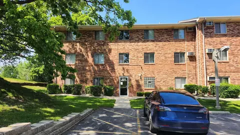 5350 Waterbury Ln #1602A, Crestwood, IL 60418