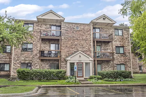 2205 Nichols Rd #A, Arlington Heights, IL 60004