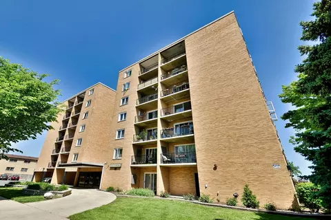 5332 N Delphia Ave #605, Chicago, IL 60656
