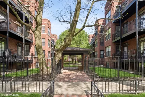 2711 N Mildred Ave #1B, Chicago, IL 60614
