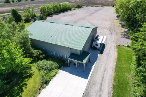 8756 E Highpoint Rd, Yorkville, IL 60560