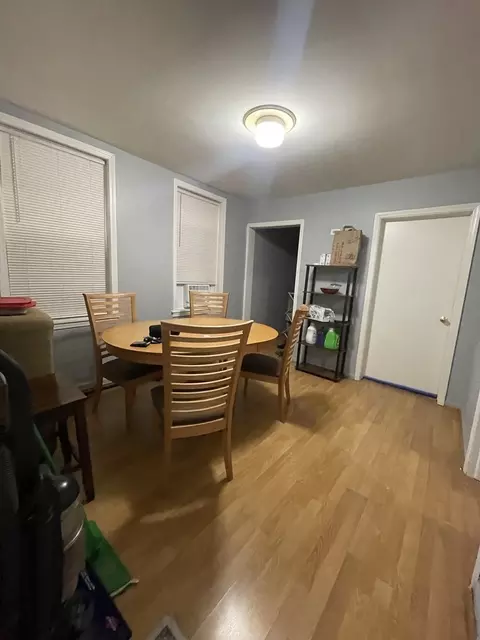 1061 W Polk St, Chicago, IL 60607 photo 8