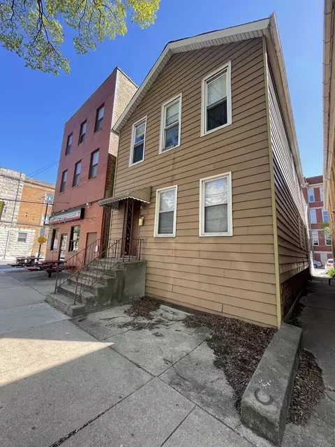 1061 W Polk St, Chicago, IL 60607