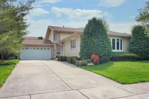 721 Kruk St, Lemont, IL 60439