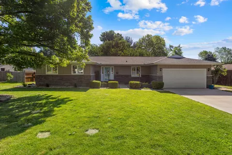 512 Gh Baker Dr, Urbana, IL 61801