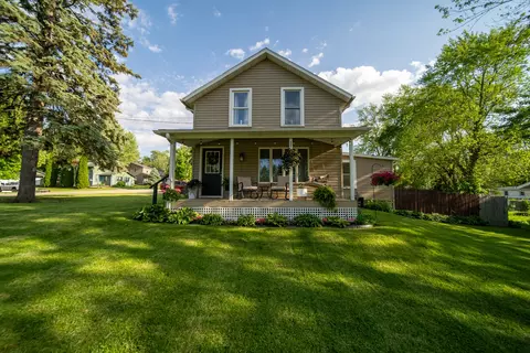 1107 Chestnut Ave, Dixon, IL 61021
