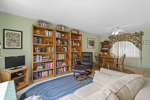 1122 N Harlem Ave #B, River Forest, IL 60305 photo 3