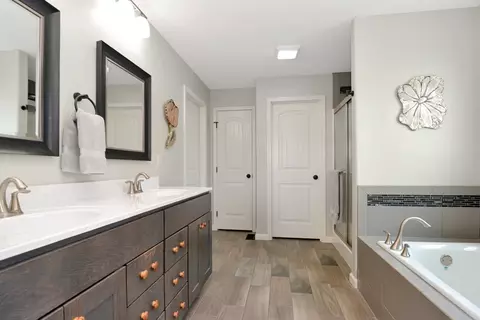 Bath - 1711 Flagstone Dr, Normal, IL 61761 photo 3 of 16