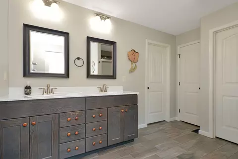 Bath - 1711 Flagstone Dr, Normal, IL 61761 photo 13 of 16