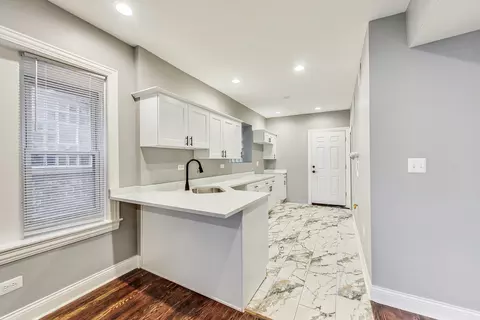 7951 S Maryland Ave, Chicago, IL 60619 photo 6