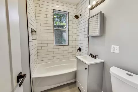 7951 S Maryland Ave, Chicago, IL 60619 photo 15