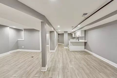 7951 S Maryland Ave, Chicago, IL 60619 photo 30