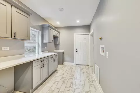 7951 S Maryland Ave, Chicago, IL 60619 photo 12