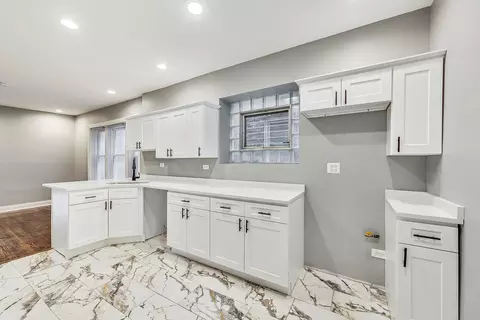 7951 S Maryland Ave, Chicago, IL 60619 photo 8