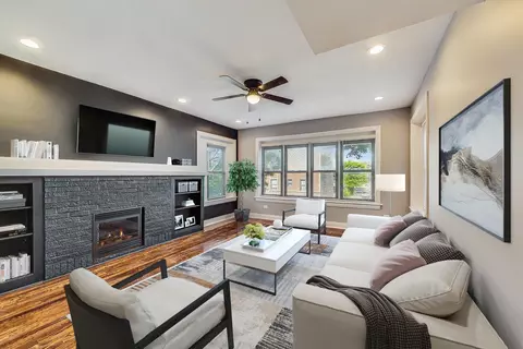 7951 S Maryland Ave, Chicago, IL 60619 photo 2
