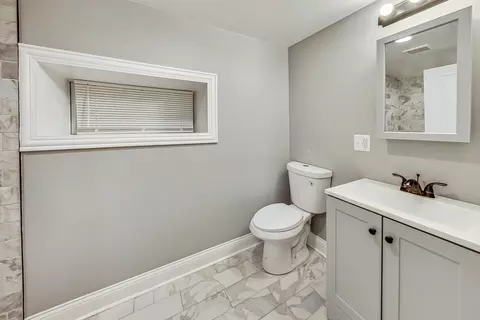 7951 S Maryland Ave, Chicago, IL 60619 photo 38
