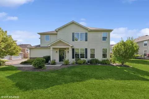 400 S Jade Ln, Round Lake, IL 60073