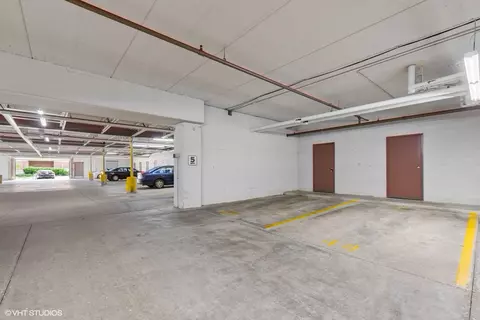 Exterior - 1349 E Washington St #604A, Des Plaines, IL 60016 photo 3 of 3