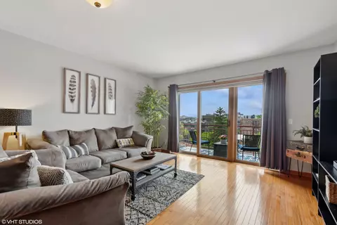 Living - 1349 E Washington St #604A, Des Plaines, IL 60016 photo 1 of 2