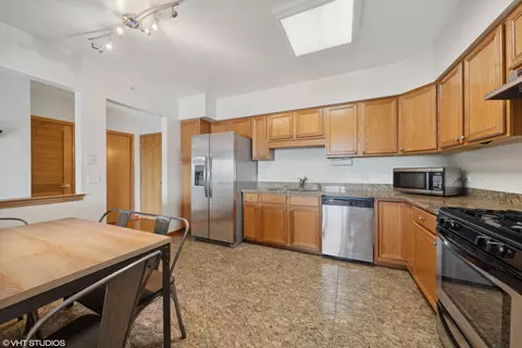 Kitchen - 1349 E Washington St #604A, Des Plaines, IL 60016 photo 1 of 2