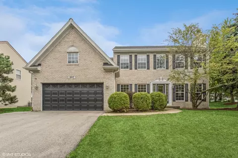 1517 Somerfield Dr, Bolingbrook, IL 60490