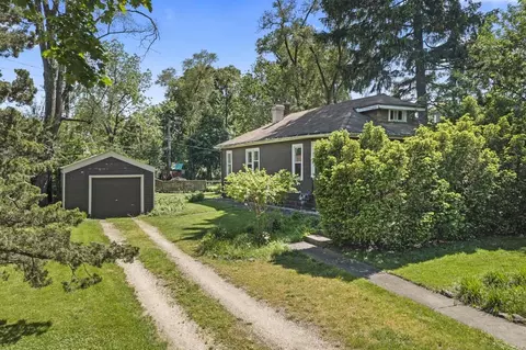 905 Waverly Rd, Glen Ellyn, IL 60137