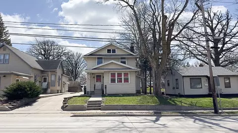 809 E Oakland Ave, Bloomington, IL 61701