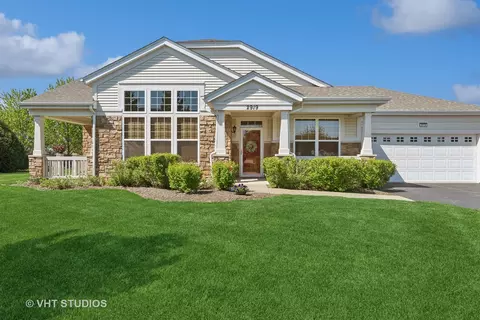 2919 Normandy Cir, Naperville, IL 60564