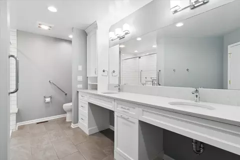 4412 Fourwinds Ln, Northbrook, IL 60062 photo 9