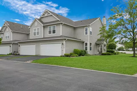 2839 Falling Waters Dr, Lindenhurst, IL 60046