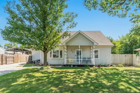 312 S Calhoun St, Aurora, IL 60505