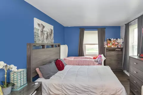 Bedroom - 1760 Sessions Walk #B, Hoffman Estates, IL 60169 photo 2 of 3
