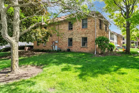 Exterior - 1760 Sessions Walk #B, Hoffman Estates, IL 60169 photo 3 of 4