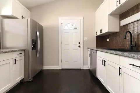 Kitchen - 3402 Roesner Dr, Markham, IL 60428 photo 3 of 4