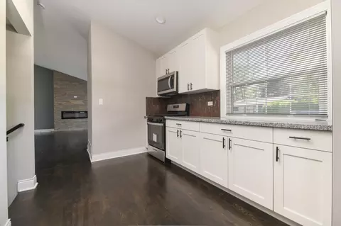 Kitchen - 3402 Roesner Dr, Markham, IL 60428 photo 4 of 4