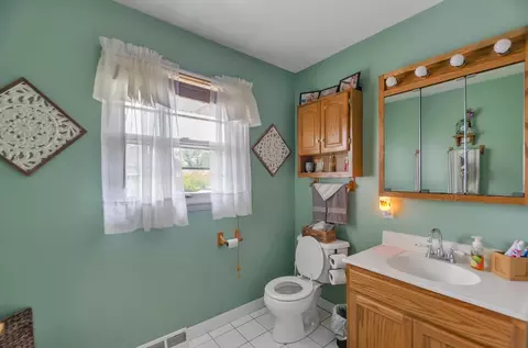 Bath - 2938 189th St, Lansing, IL 60438 photo 1 of 2
