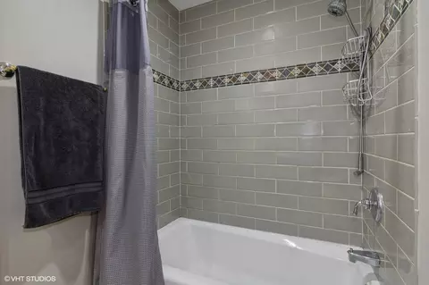 Bath - 16 Old Post Rd, Montgomery, IL 60538 photo 3 of 3