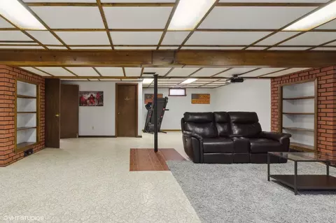 Living - 16 Old Post Rd, Montgomery, IL 60538 photo 2 of 2