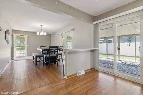 Dining - 16 Old Post Rd, Montgomery, IL 60538 photo 2 of 2